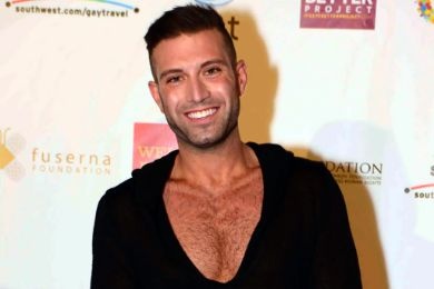 القضاء المصري يمنع حفيد عمر الشريف من دخول مصر لأنه مثلي! إليكم التفاصيل