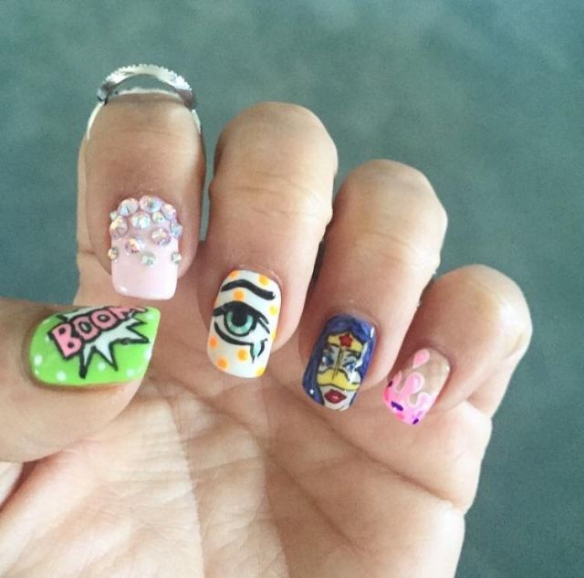 يد أي نجمة هذه؟؟ خمنوا ولا تفوّتوا الفيديو في النص