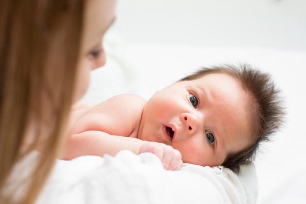 احذري من تناول هذه الاطعمة التي تزعج طفلك عندما ترضعينه!