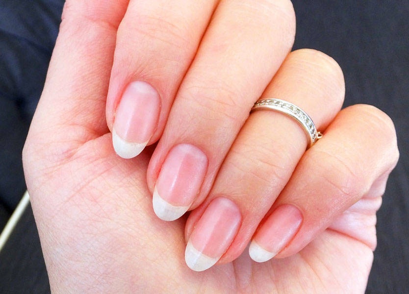 ماذا يحصل لو وضعت معجون أسنان على أظافرك؟ لن تتوقعي النتيجة!