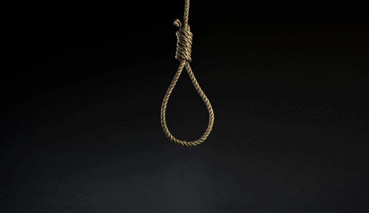 هاتف محمول وقرط ذهبي و30جنيه تساوي إعدام!