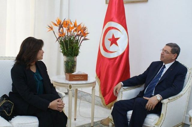 رئيس الحكومة التونسية يستقبل هند صبري