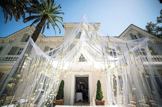 زينة في سان تروبيه تجمع بين الأناقة والمرح
