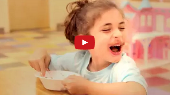 هكذا يستفيد طفلك من تناول الآيس كريم! هل كنتم تعلمون أنه يخفض الوزن!