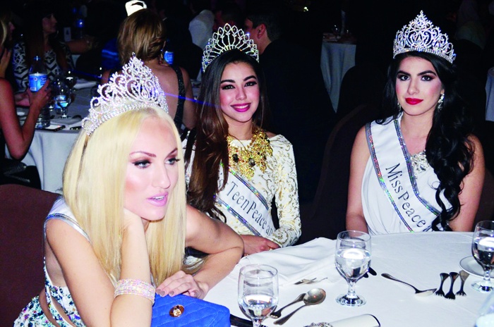 نجوم الفن في مهرجان الحب والسلام