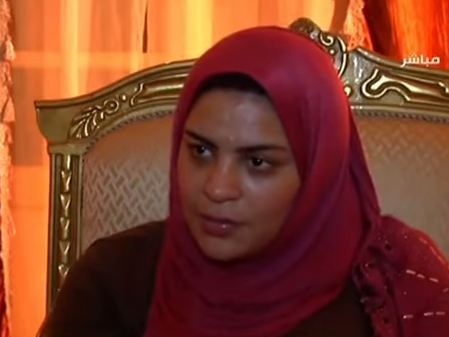 بالفيديو- امرأة تتهم طبيبا بسرقة 