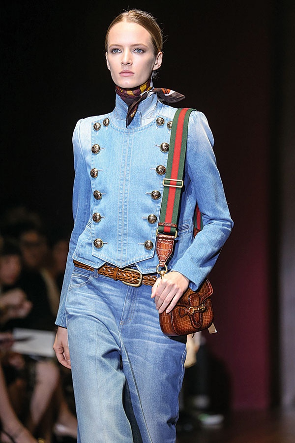 الجينز... «روك» ورقيّ