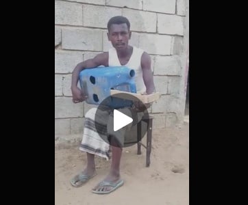بالفيديو: شاهدوا ماذا فعل حباً بآلة العود