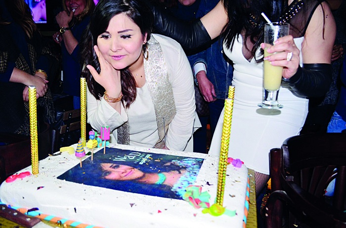 وعد البحري تحتفل بيوم ميلادها مع زوجها وطفلها