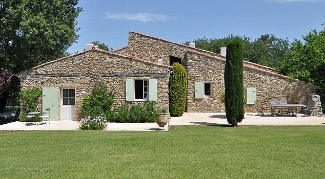 نجم يريد بيع منزله بثلاثة ملايين دولار، من هو؟