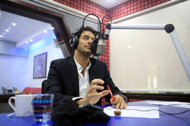 ماذا يفعل خالد أبو النجا في الأردن؟