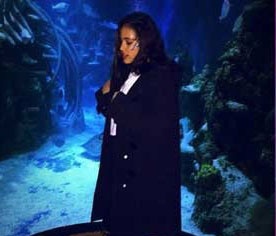 ما الذي رسمته ابنة عمرو دياب على وجهها؟