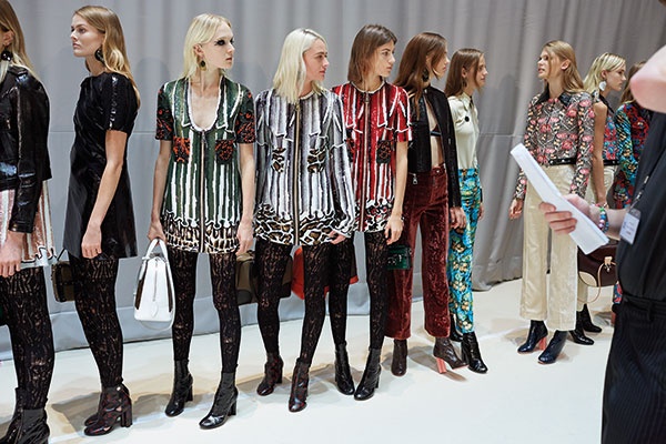 كواليس مجموعة ربيع وصيف 2015 LOUIS VUITTON رحلة في الخيال
