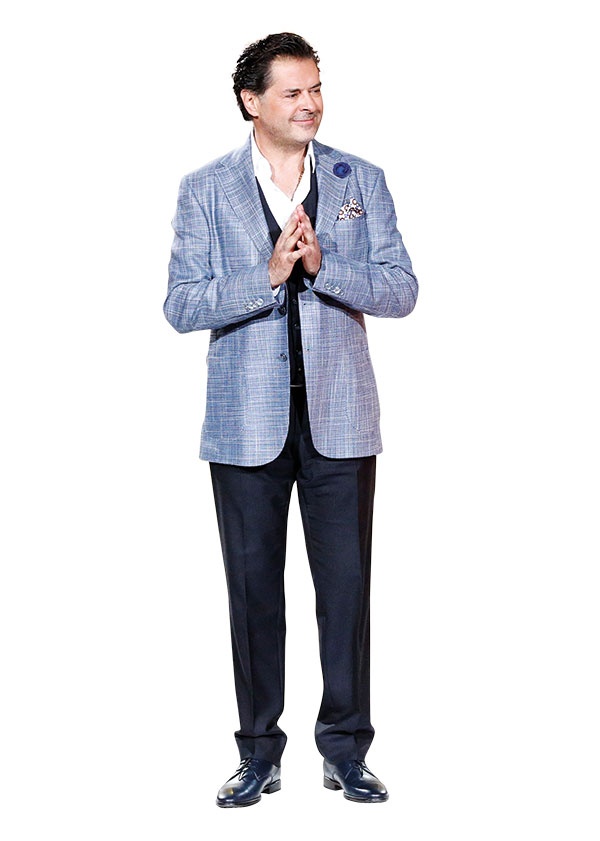 راغب علامة: «هذه الزهرة هي مرسال حب»