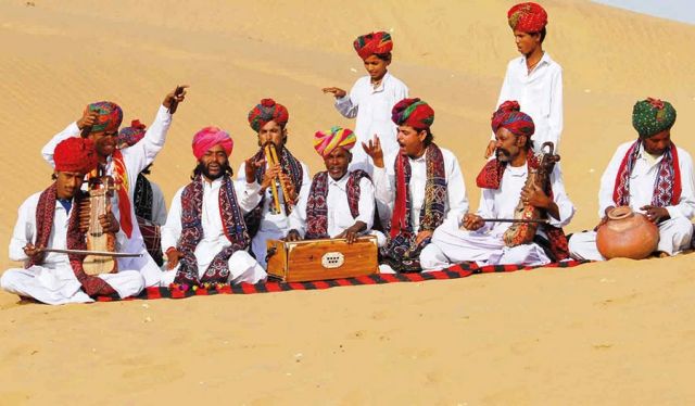 رحلة على ظهر جمل في الهند 