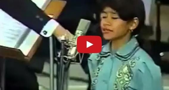بالفيديو : لن تتخيلوا كم كان عمر  شيرين عبد الوهاب حينما وقفت على المسرح لأول مرة ؟