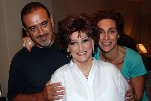 تخصيص معرض لمقتنيات وردة الجزائرية