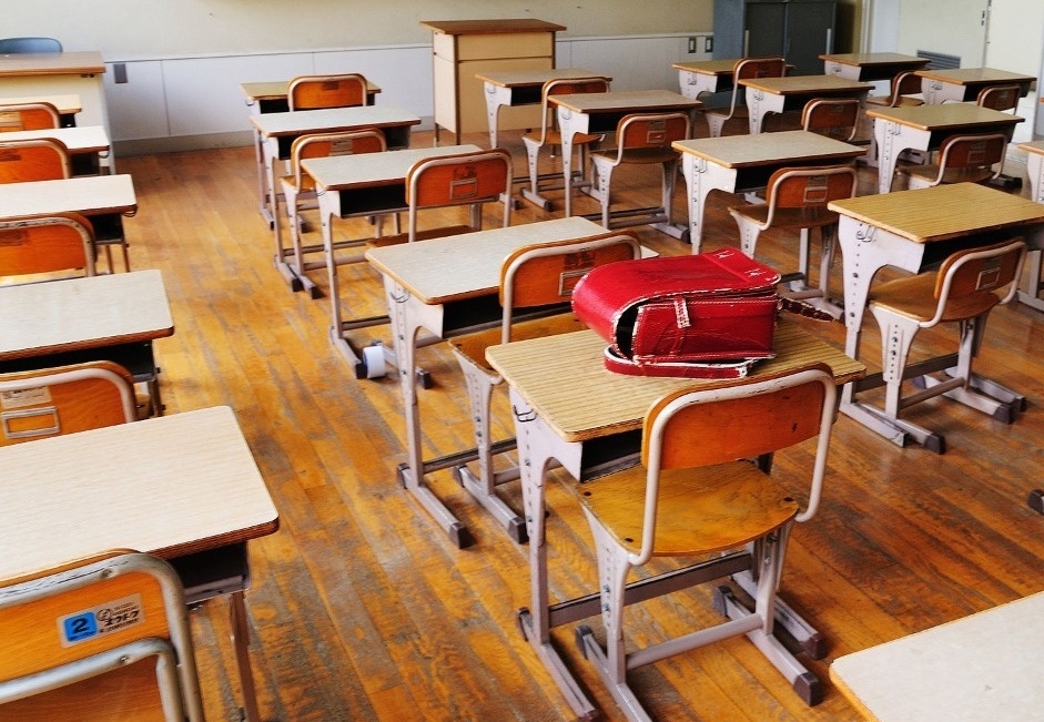 المعلمة رفضت السماح للطلاب بالغش فقرروا اغتصابها إليكم التفاصيل!