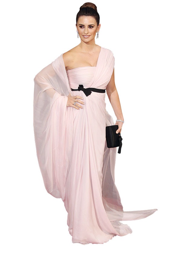 جميلة مثل... بينيلوبي كروز رومانسية وساحرة