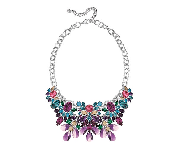 في حديقة كريستالية تفتح عقد Cardinal من SWAROVSKI