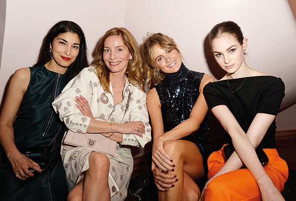 كارولين عيسى ولوسي دو لا فاليز وكريسيدا بونس ولورا لوف