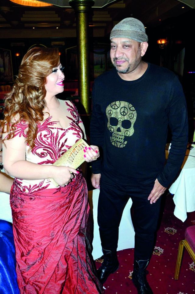 ميرفت وجدي وكاريكا