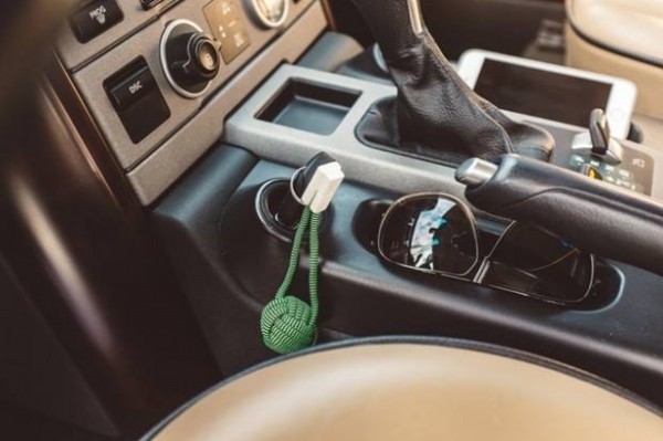 بالفيديو- اختراع فلسطيني لشحن الأجهزة الذكيّة بدقائق!