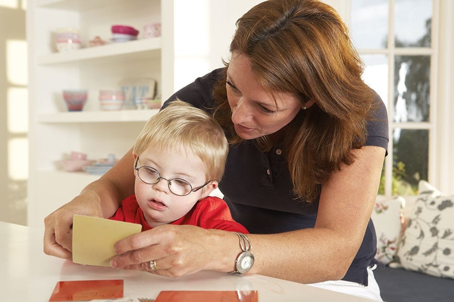 طفل متلازمة داون Down-Syndrome  إعاقته لا تلغي  قدرته على التعلّم...