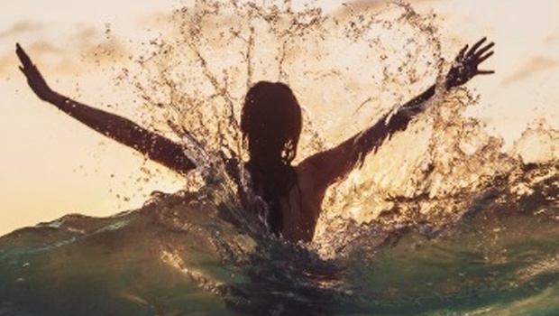 فوائد مدهشة للمياه المالحة مع بداية الصيف