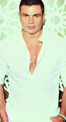 كيف ظهر عمرو دياب في منهج جامعي؟