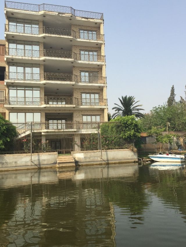 مبنى للمثل الكوميدي محمد سعد