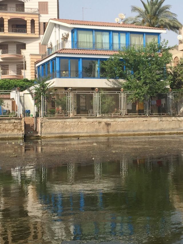 فيلا الممثل عادل إمام