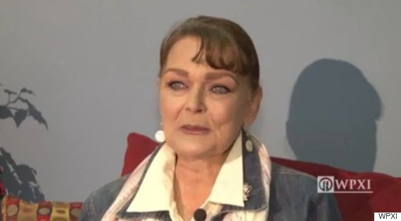 داعبت قطتّها فأصيبت بالعمى