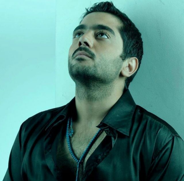 القبض على الفنان أحمد فلوكس ماذا حدث؟ وما الجرائم التي كان متهرباً منها؟