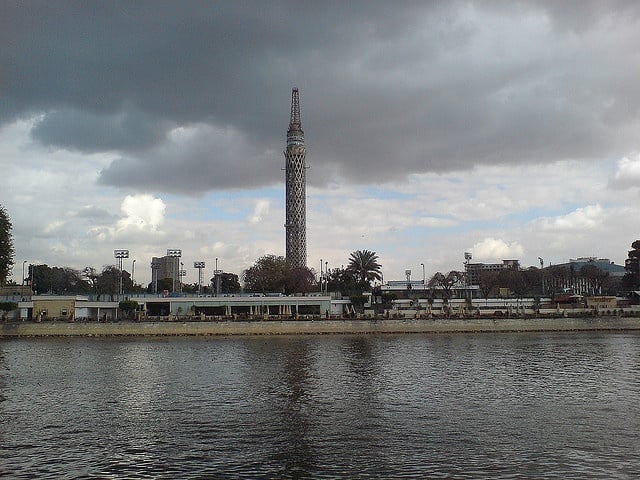 طالب الجامعة الأميركية صعد إلى برج القاهرة فانتهت حياته ماذا حدث؟