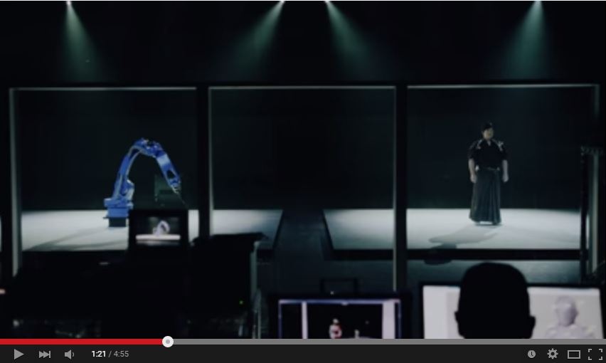 بالفيديو – رجل آلي يُحرج استاذ في فنون القتال اليابانية