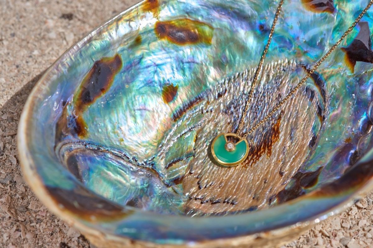 أموليت دوكارتييه Amulette de Cartier حققت حلم هالا... لقد مشت فوق الماء!