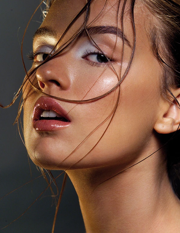 امرحي هذا الصيف مع بشرة ملوّحة بنور الشمس