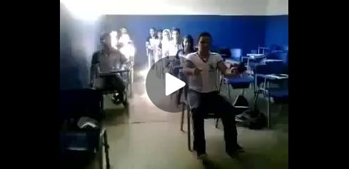 فيديو مضحك- هذه نهاية القيادة بسرعة!!