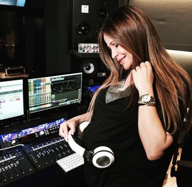 هذا هو جنس جنين كارول سماحة... بنت أم صبي؟