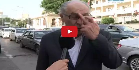 بالفيديو - الإعتداء على محامية لبنانية بسبب موكب رسمي