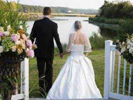 دراسة غريبة- لهذه الأسباب...احذروا الزواج من الجميلات!