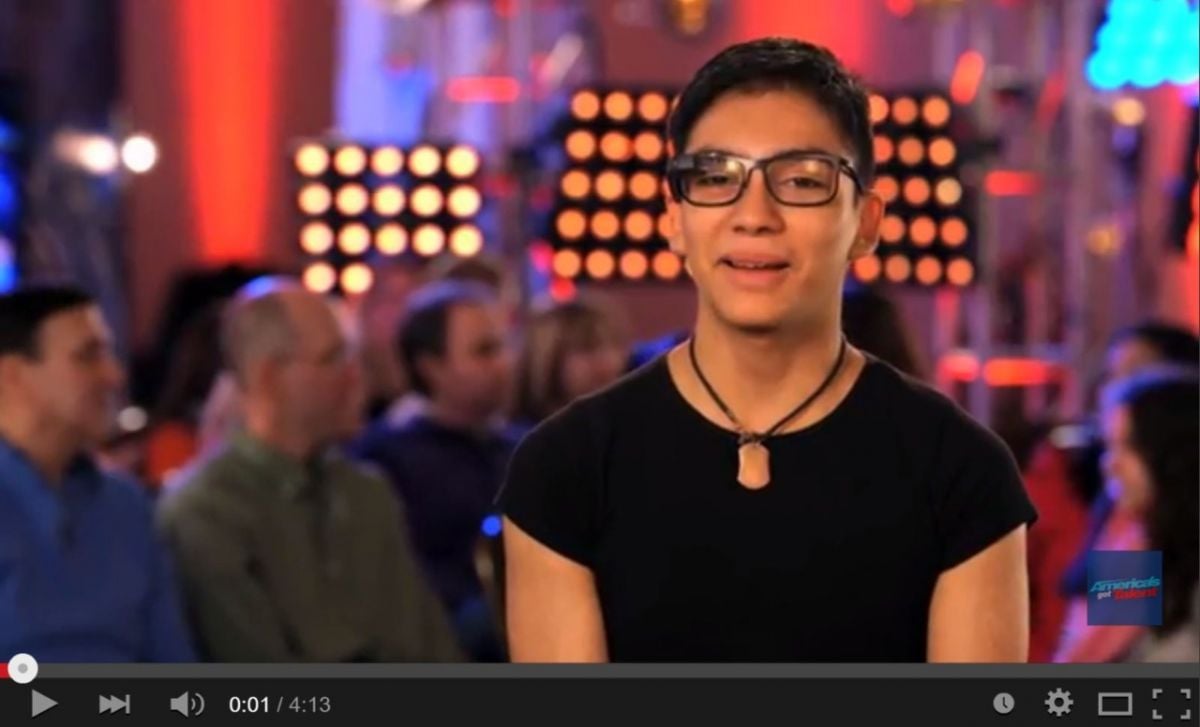 بالفيديو - أعمى بموهبة أبهرت الملايين