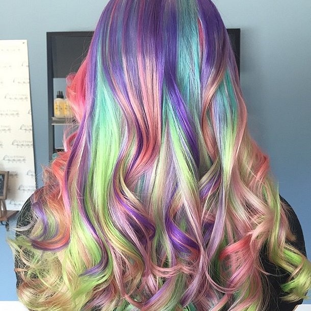 بالصور - هل يصبح الشعر بألوان 