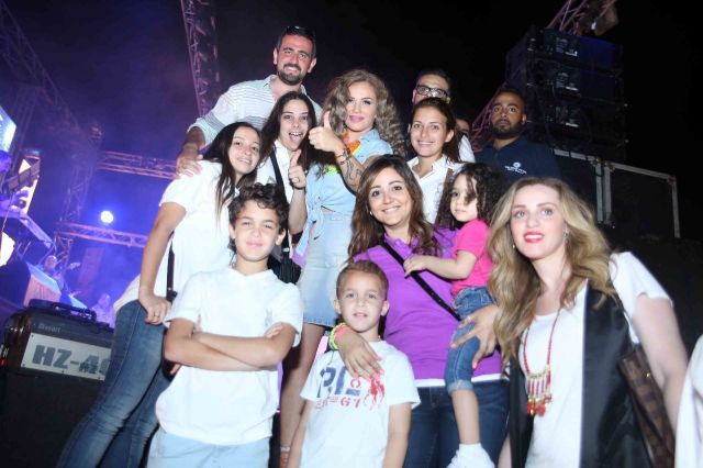 بالصور: ماذا فعلت نيكول سابا في حفلتها بمصر؟ ومن وجهت له الشكر؟