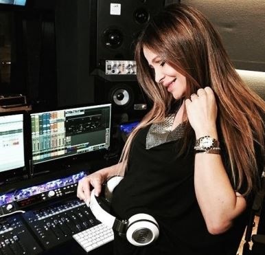 بالصور- إلهام شاهين وسميرة سعيد وأصالة في منزل كارول سماحة، ما الذي جمعهن؟