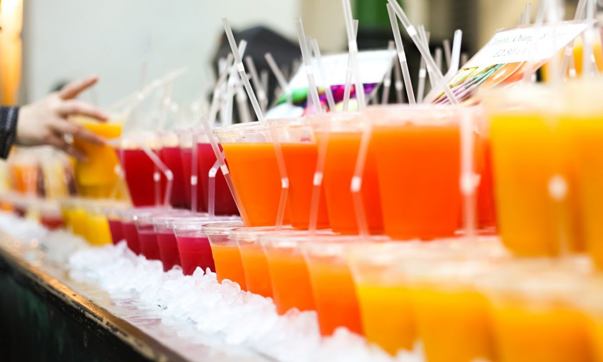 4 عصائر تحميكم من حصى الكلى