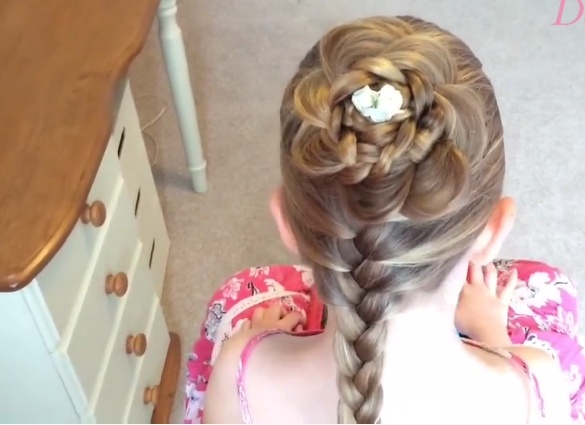 بالفيديو- طريقة سهلة لعمل الجديلة الفرنسية