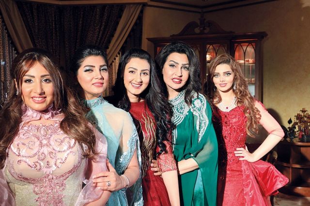 هيفاء حسين تتوسط نجمات الدراما