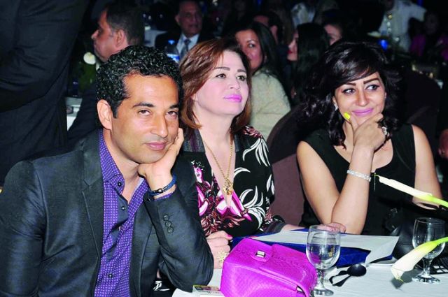 وفاء وإلهام وعمرو